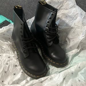 Dr. Martens 1460 Smooth Leather (women)
